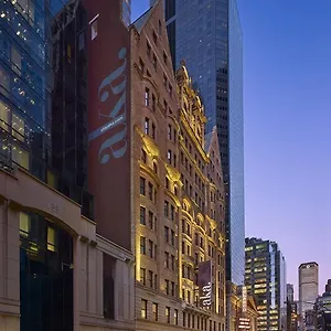 Aka Times Square Apartahotel